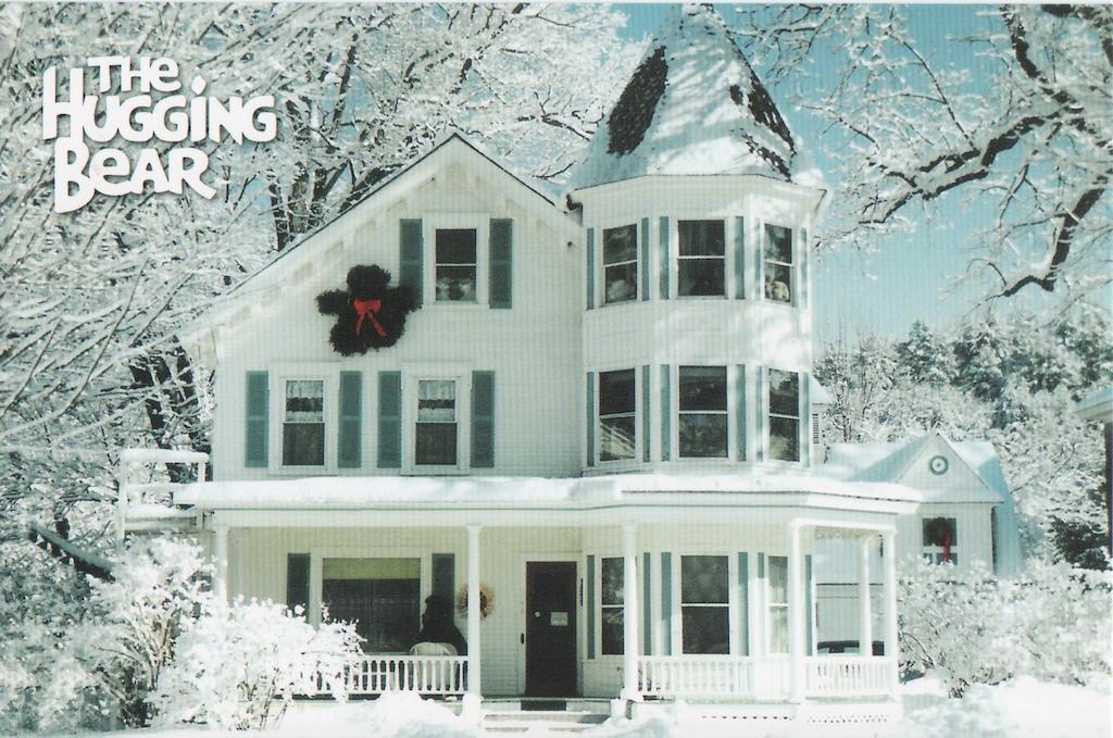 Hugging Bear Inn Bellows Falls Exterior foto